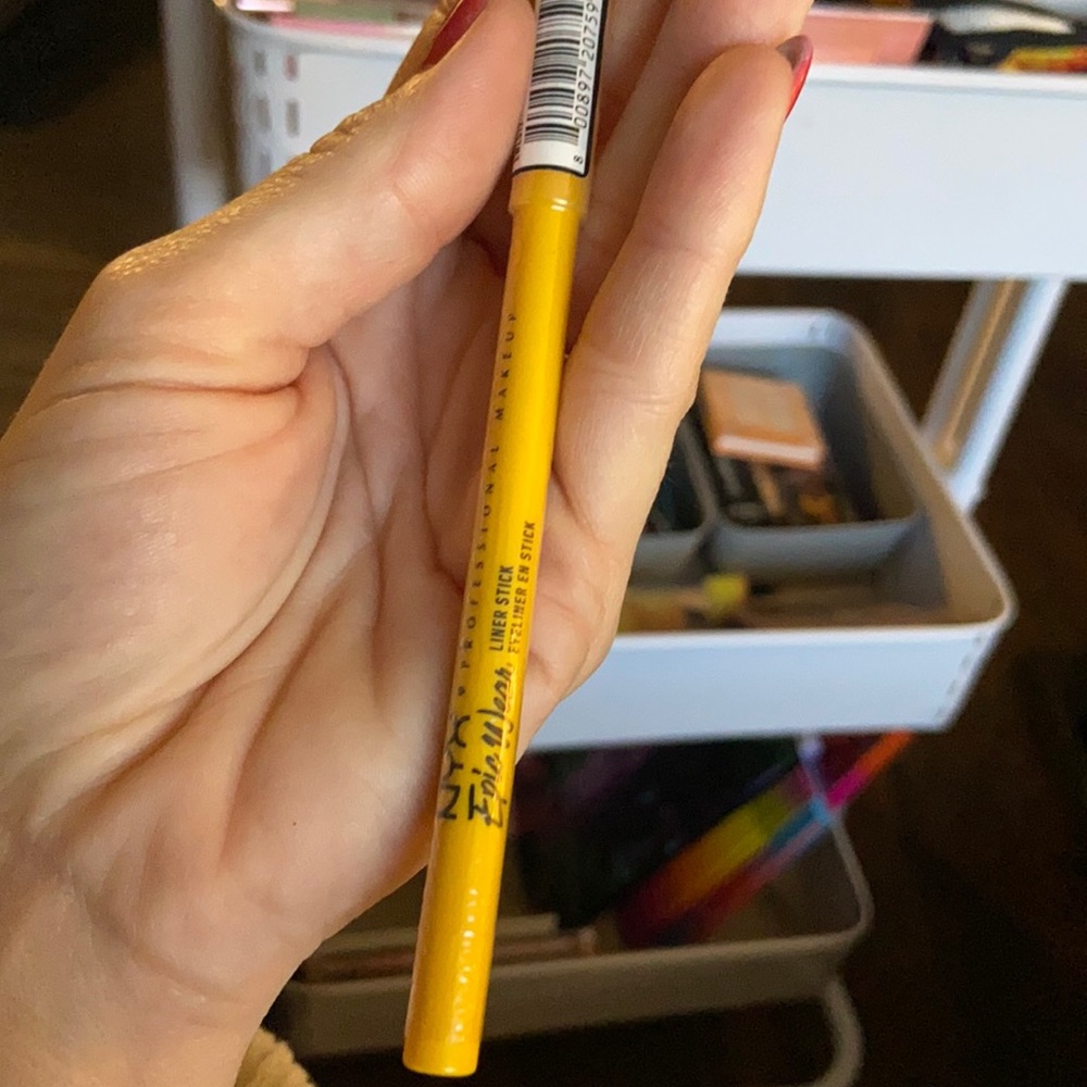 NYC yellow eyeliner